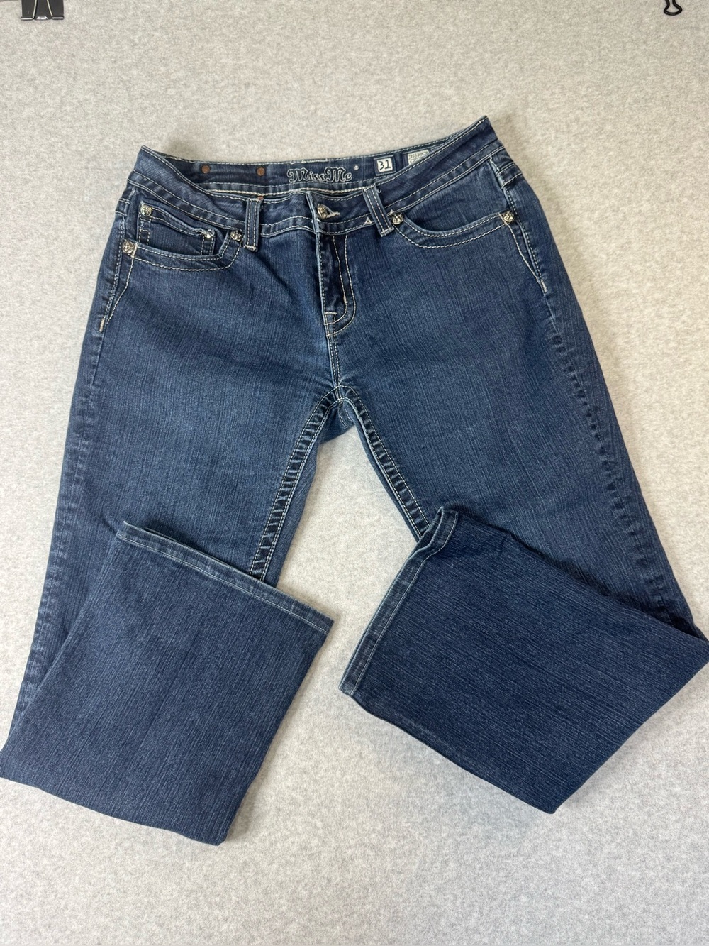 Miss Me Women Medium Wash Denim White Contrast Stitching Y2K Jeans Size 31